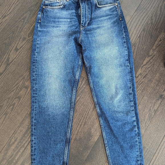 Zara Mom Fit HR Jeans - Picture 6 of 7